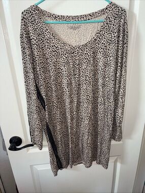 Victoria's Secret Black and Cream Leopard Print sleep tunic